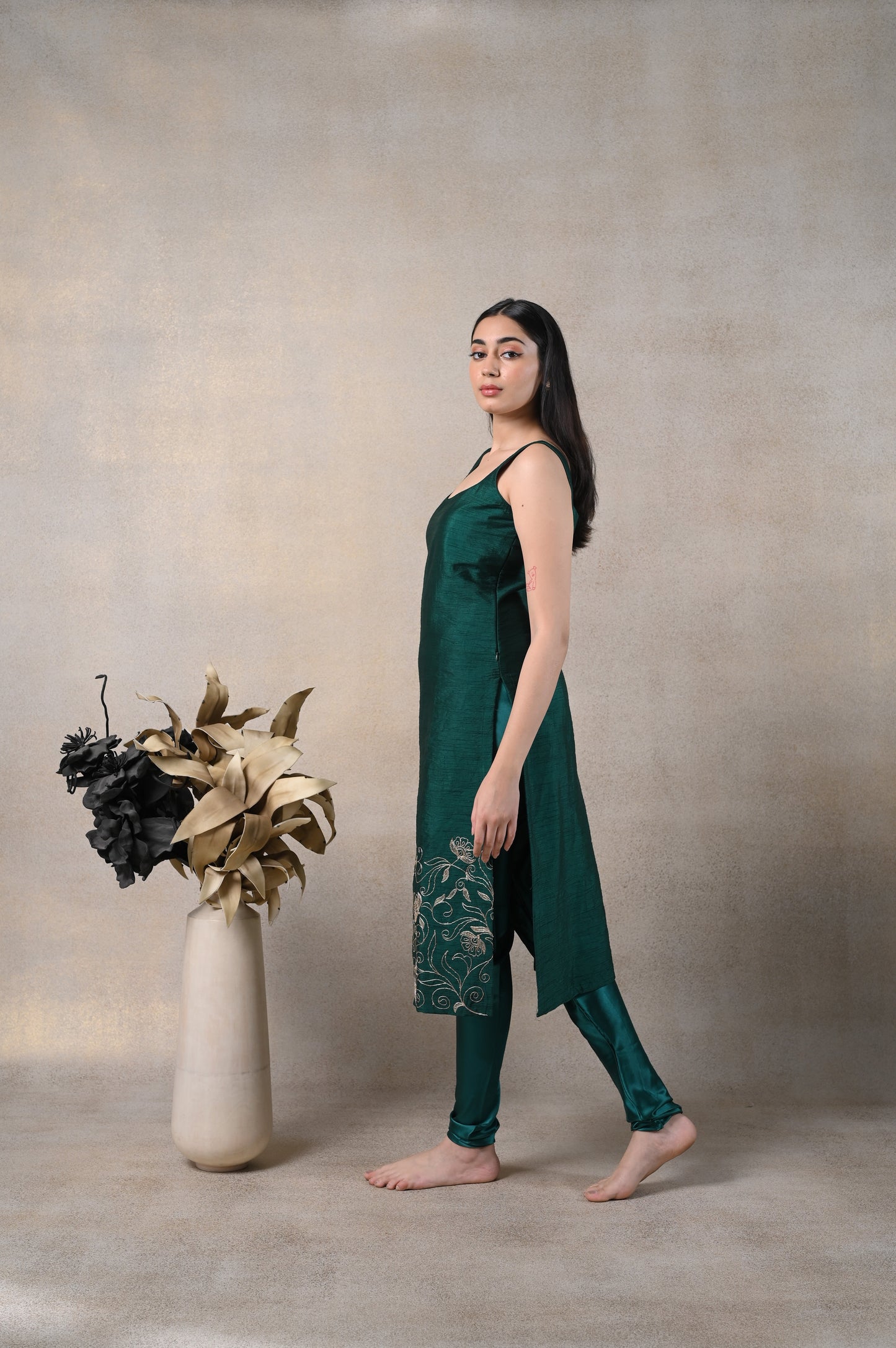 Pakizah Embroidered Suit Set