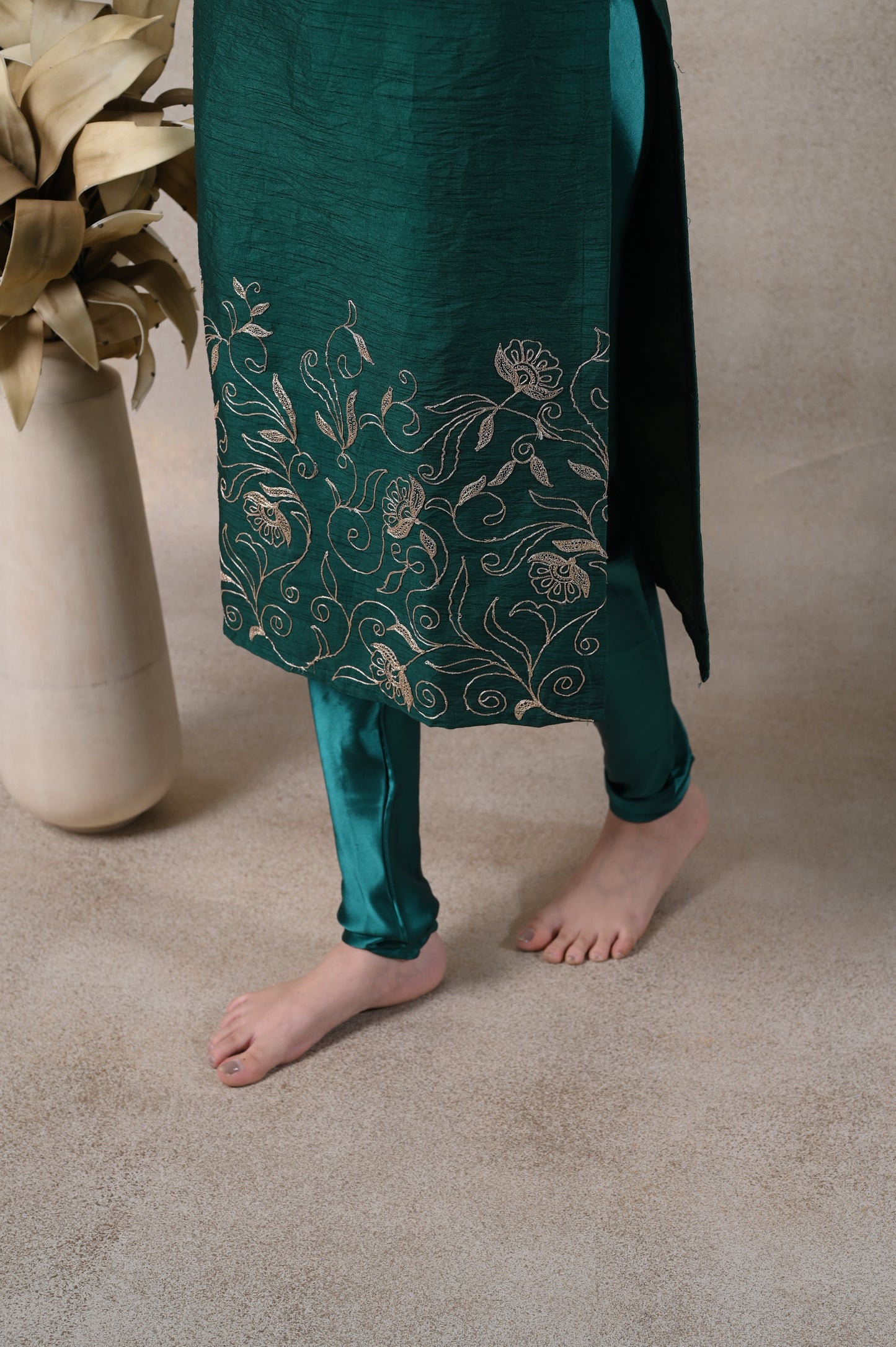 Pakizah Embroidered Suit Set